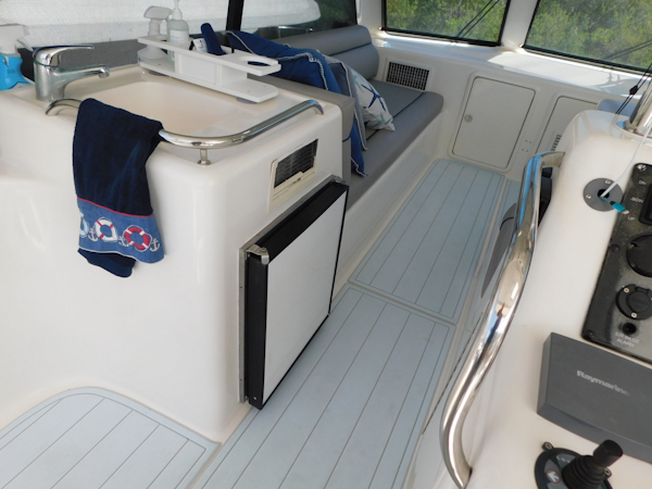 Riviera-48 Enclosed Flybridge 2003-Moxsea Merritt Island-Florida-United States-Refrigerator-3267590