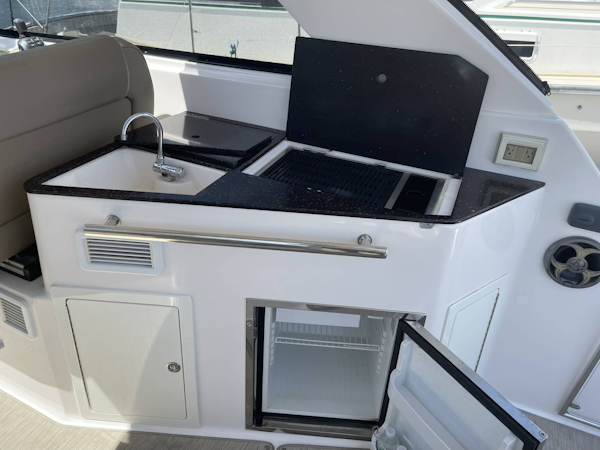 Regal-35SC 2015-RAMBLIN WRECK Mount Pleasant-South Carolina-United States-Cockpit Wet Bar And Refrigerator-3266773