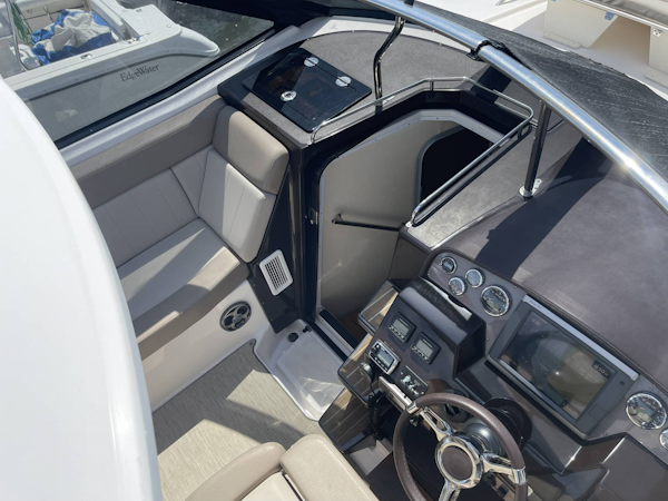 Regal-35SC 2015-RAMBLIN WRECK Mount Pleasant-South Carolina-United States-Helm-3266759
