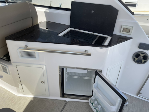 Regal-35SC 2015-RAMBLIN WRECK Mount Pleasant-South Carolina-United States-Cockpit Wet Bar And Refrigerator-3266771