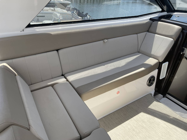 Regal-35SC 2015-RAMBLIN WRECK Mount Pleasant-South Carolina-United States-Cockpit Seating-3266768