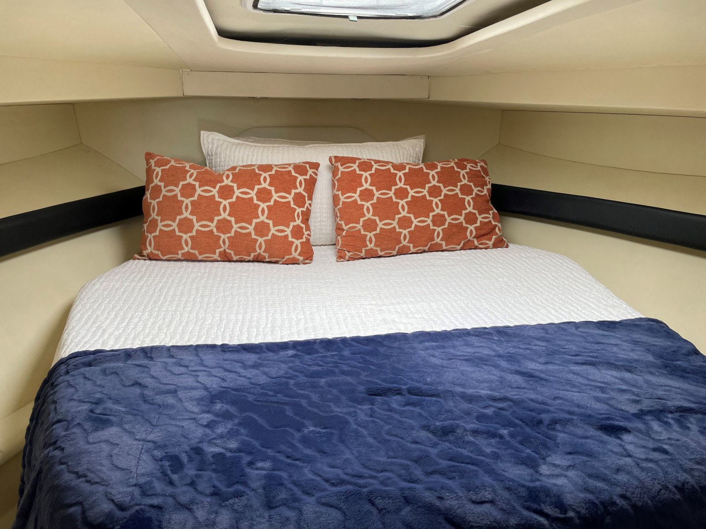 Jupiter-Convertible 2004-Pasta Lady Stuart-Florida-United States-Forward Berth-3266846 | Thumbnail