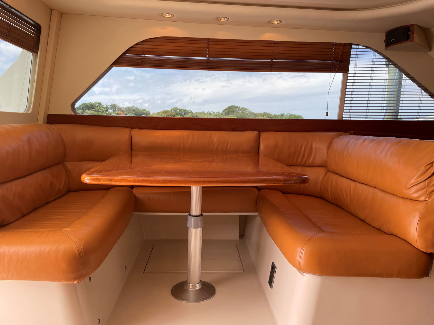 Jupiter-Convertible 2004-Pasta Lady Stuart-Florida-United States-Dinette-3266843 | Thumbnail