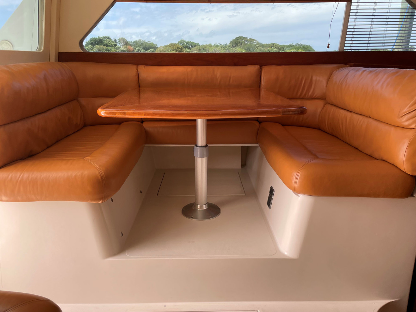 Jupiter-Convertible 2004-Pasta Lady Stuart-Florida-United States-Dinette-3266842 | Thumbnail