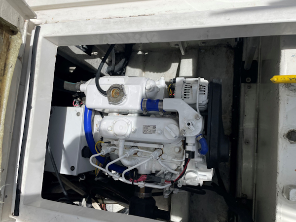 Jupiter-Convertible 2004-Pasta Lady Stuart-Florida-United States-Engine Room-3266863