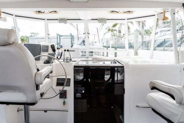 Endeavour-38 Trawlercat 2004-Rhode Home Stuart-Florida-United States-Helm-3276349