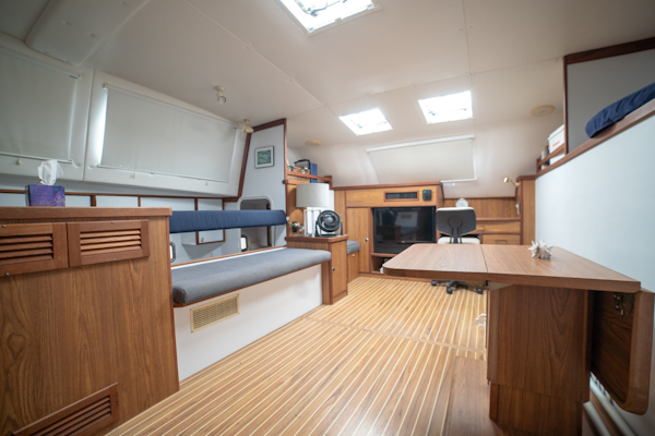 Endeavour-38 Trawlercat 2004-Rhode Home Stuart-Florida-United States-Salon Settee To Port-3276329
