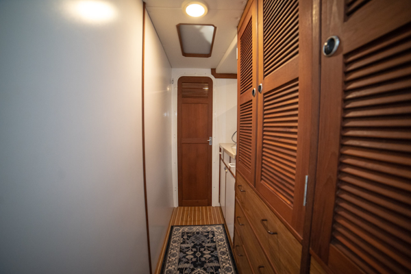 Endeavour-38 Trawlercat 2004-Rhode Home Stuart-Florida-United States-Companionway-3276338