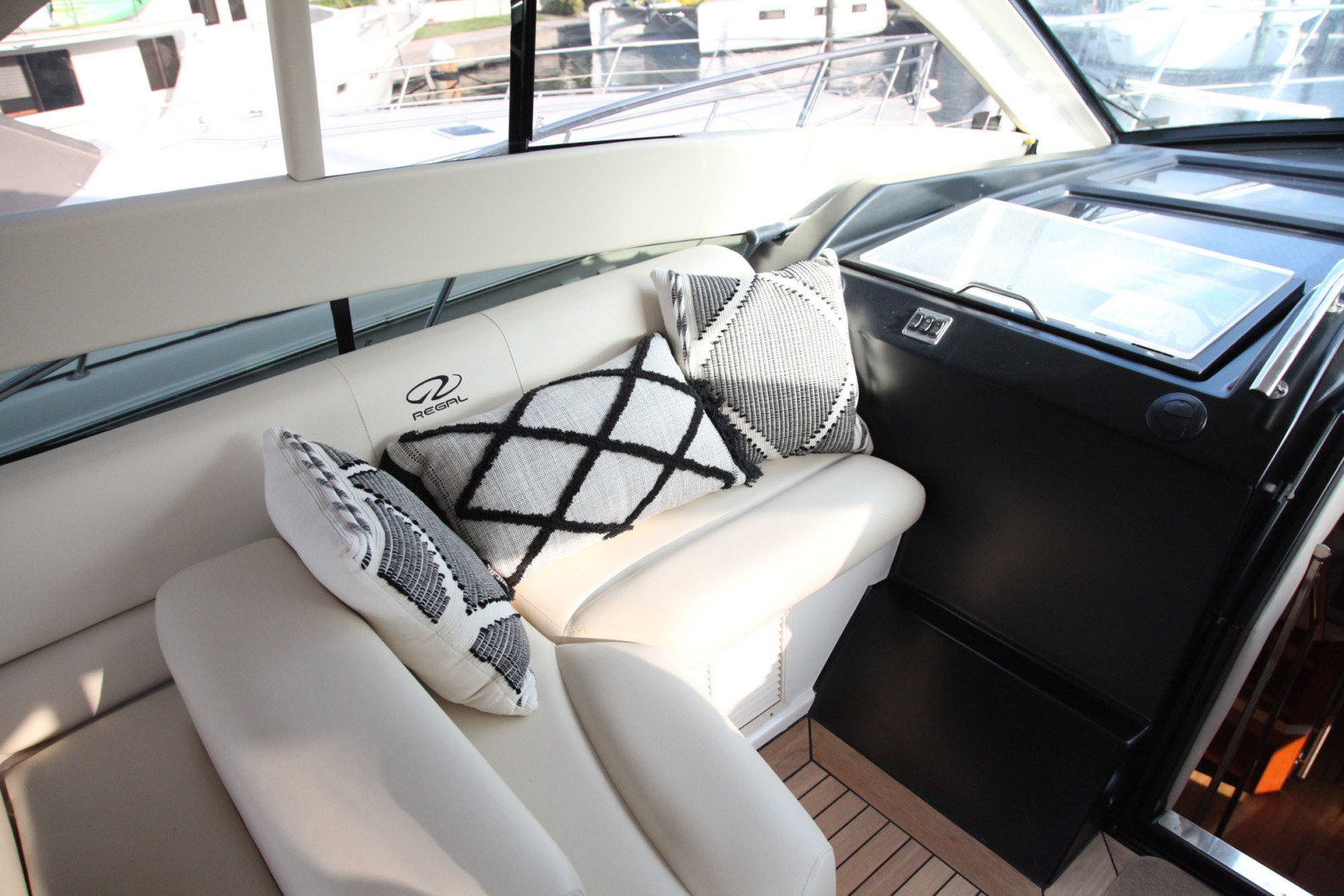 Regal-53 Sport Coupe 2009-Envision Hollywood-Florida-United States-3300575 | Thumbnail