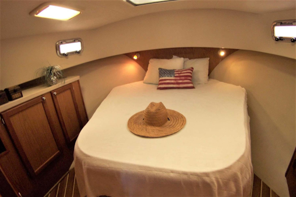Mainship-400 Trawler 2007-ADRIFT Stuart-Florida-United States-Master Stateroom Forward-3351070