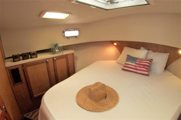Mainship-400 Trawler 2007-ADRIFT Stuart-Florida-United States-Master Stateroom Forward and to Port-3351072