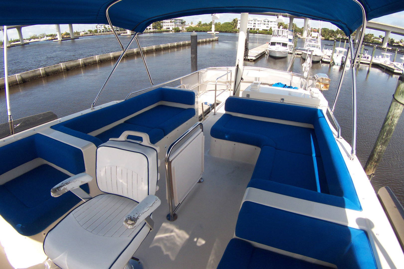 Mainship-400 Trawler 2007-ADRIFT Stuart-Florida-United States-LOTS of Seating in Flybridge-3313097 | Thumbnail