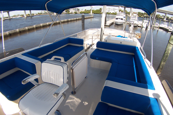 Mainship-400 Trawler 2007-ADRIFT Stuart-Florida-United States-LOTS of Seating in Flybridge-3313097