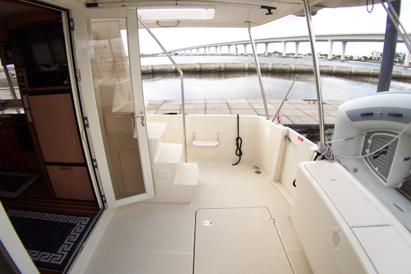 Mainship-400 Trawler 2007-ADRIFT Stuart-Florida-United States-Cockpit to Starboard-3313096