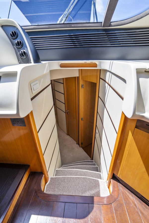 Pershing-76 Motor Yacht 2005-Denise Santa Marta-Colombia-2005 Pershing 76 Motor Yacht  Denise  Companionway-3333455