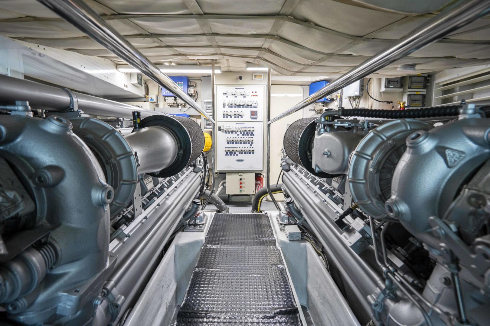 Pershing-76 Motor Yacht 2005-Denise Santa Marta-Colombia-2005 Pershing 76 Motor Yacht  Denise  Engine Room-3333404 | Thumbnail