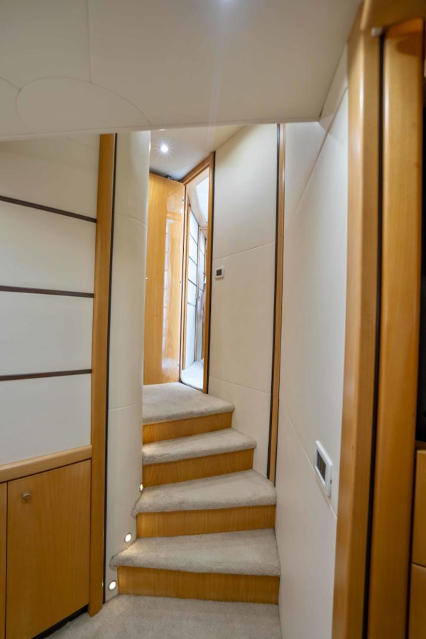 Pershing-76 Motor Yacht 2005-Denise Santa Marta-Colombia-2005 Pershing 76 Motor Yacht  Denise  Companionway to Master-3333424