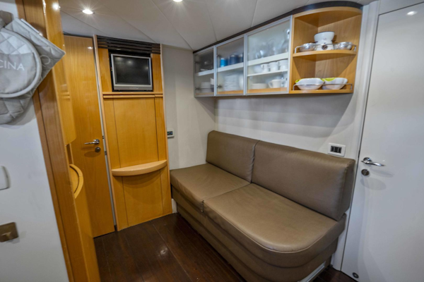 Pershing-76 Motor Yacht 2005-Denise Santa Marta-Colombia-2005 Pershing 76 Motor Yacht  Denise  Crew Quarters-3333441