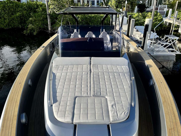 Pardo Yachts-43 2018-Silver Surfer Aventura-Florida-United States-Forward Sunpad-3350030