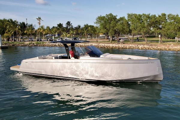 Pardo Yachts-43 2018-Silver Surfer Aventura-Florida-United States-Starboard Bow-3350062