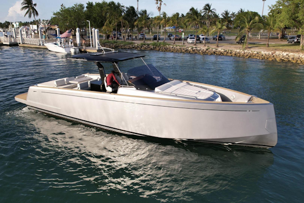 Pardo Yachts-43 2018-Silver Surfer Aventura-Florida-United States-Starboard Bow-3350061