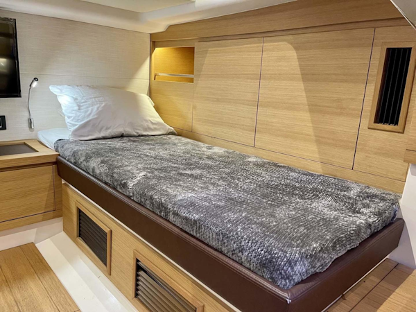 Pardo Yachts-43 2018-Silver Surfer Aventura-Florida-United States-Guest Stateroom-3350042