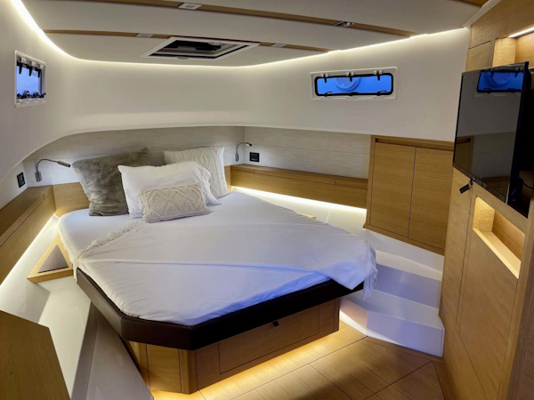 Pardo Yachts-43 2018-Silver Surfer Aventura-Florida-United States-Master Stateroom-3350032