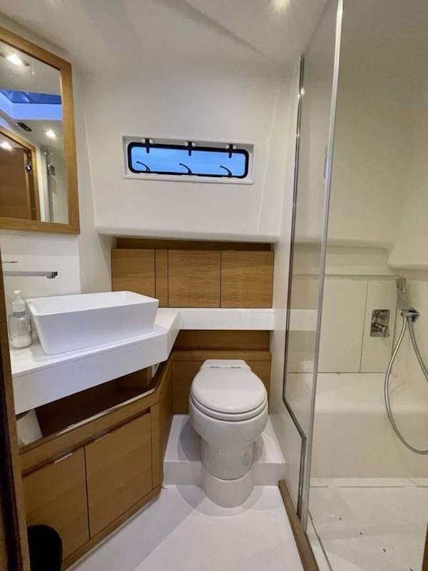 Pardo Yachts-43 2018-Silver Surfer Aventura-Florida-United States-Head-3350036