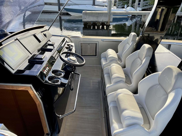 Pardo Yachts-43 2018-Silver Surfer Aventura-Florida-United States-Helm Area And Seating-3350049
