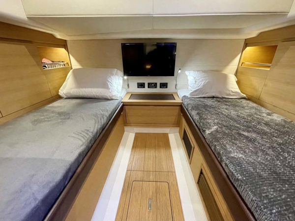 Pardo Yachts-43 2018-Silver Surfer Aventura-Florida-United States-Guest Stateroom-3350039