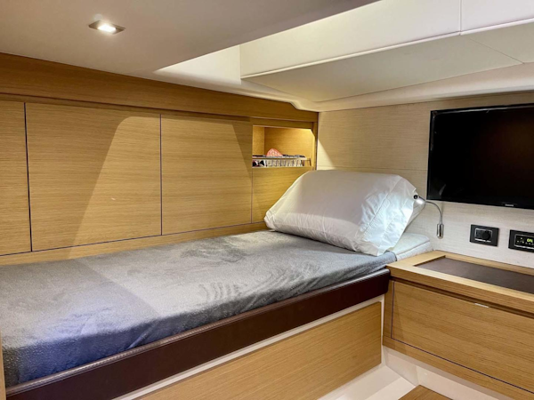 Pardo Yachts-43 2018-Silver Surfer Aventura-Florida-United States-Guest Stateroom-3350043