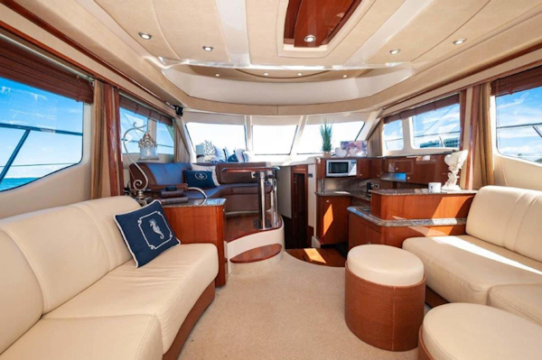 Sea Ray-Sedan Bridge 2007-Ruth Anne Destin-Florida-United States-Salon-3380073