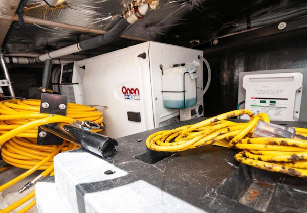 Sea Ray-Sedan Bridge 2007-Ruth Anne Destin-Florida-United States-Onan Generator-3380101
