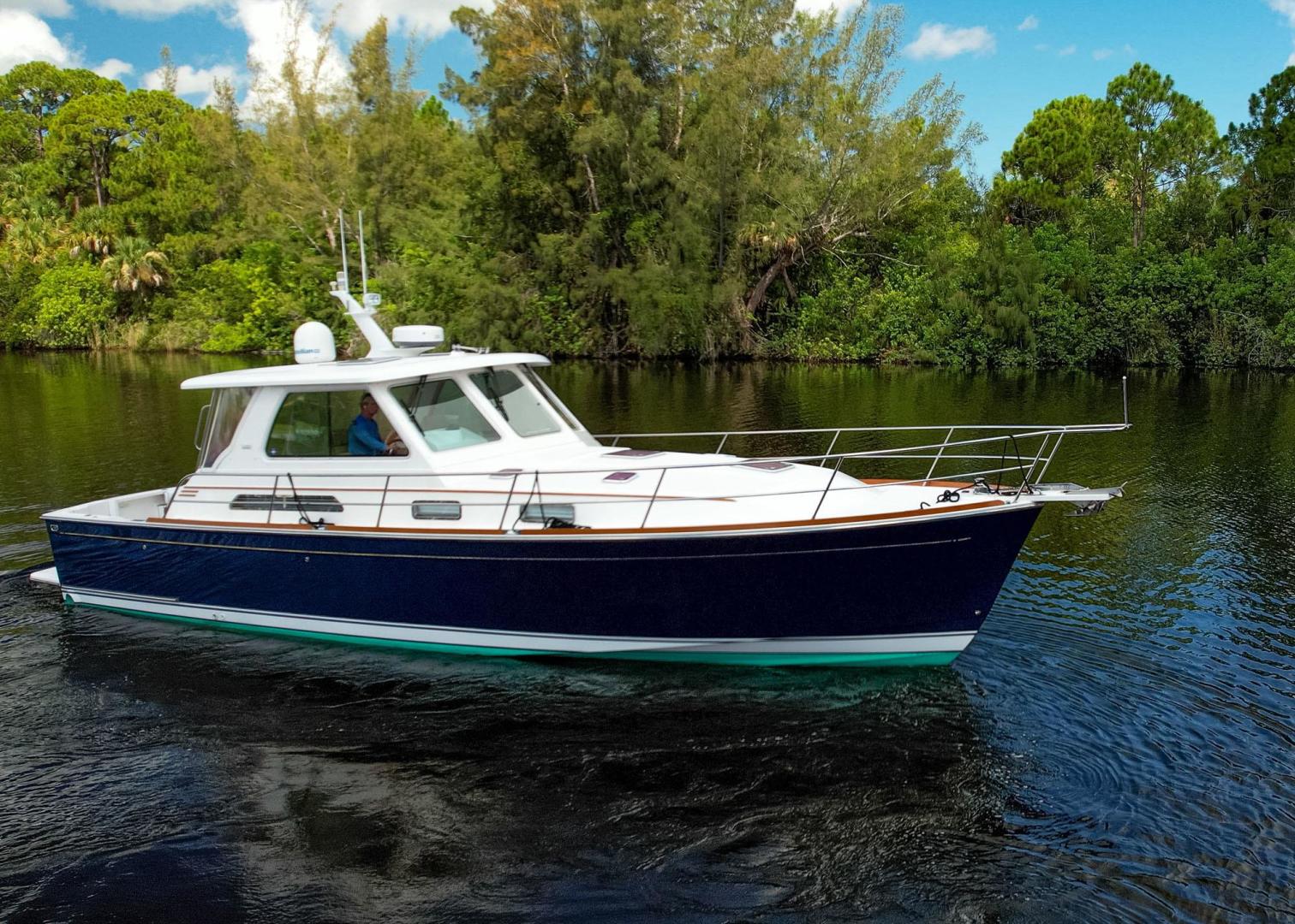Sabre-42 Hard Top Express 2008-R Girl Stuart-Florida-United States-3407456 | Thumbnail