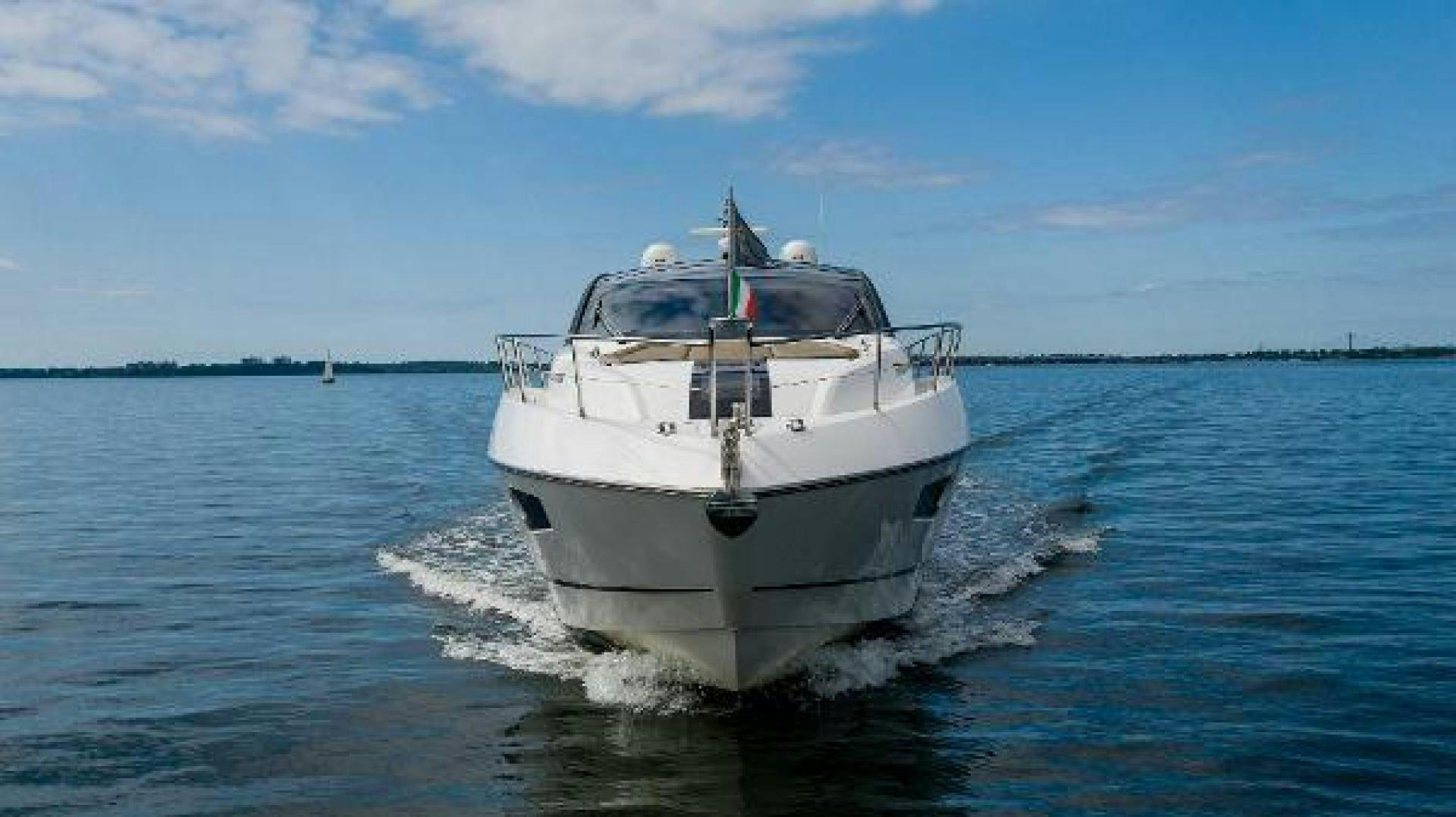 Sunseeker-Predator 2014-YOLO Whitestone-New York-United States-3413341