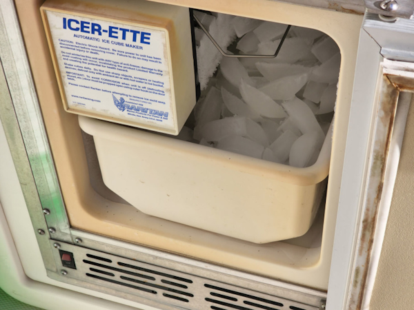 Silverton-Convertible 2008-To Adventure II Pompano Beach-Florida-United States-Ice Maker with Ice-3454952
