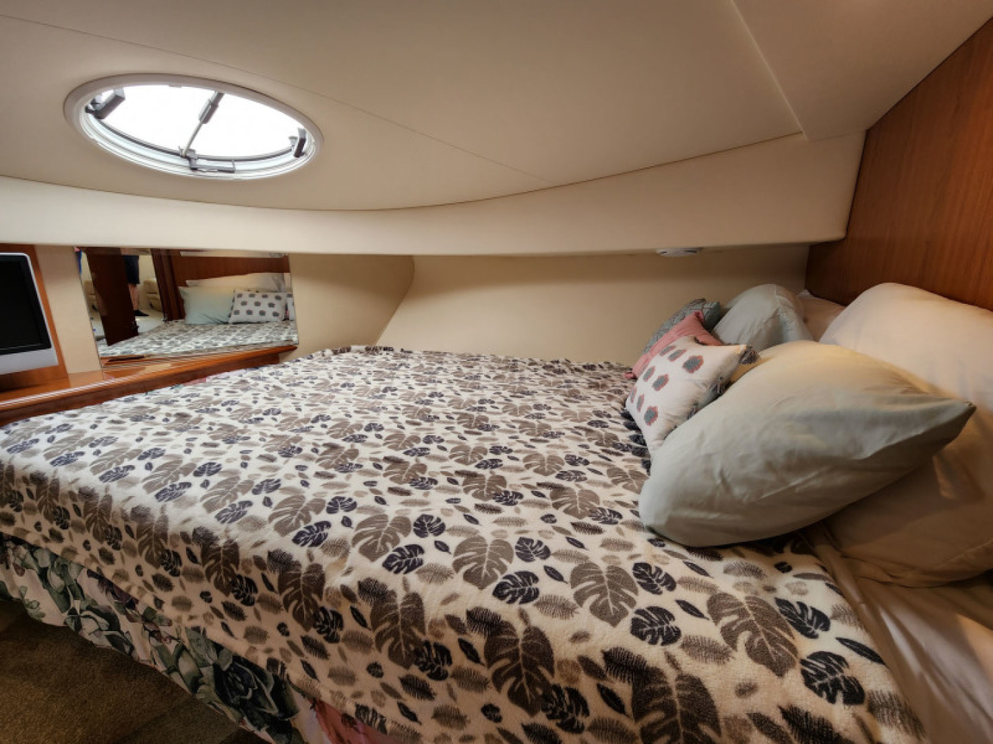 Silverton-Convertible 2008-To Adventure II Pompano Beach-Florida-United States-Master Berth-3454940 | Thumbnail