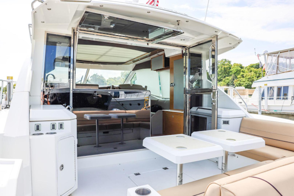 Cruisers Yachts-45 Cantius 2015-Bobbin and Weavin Cleveland-Ohio-United States-3459256