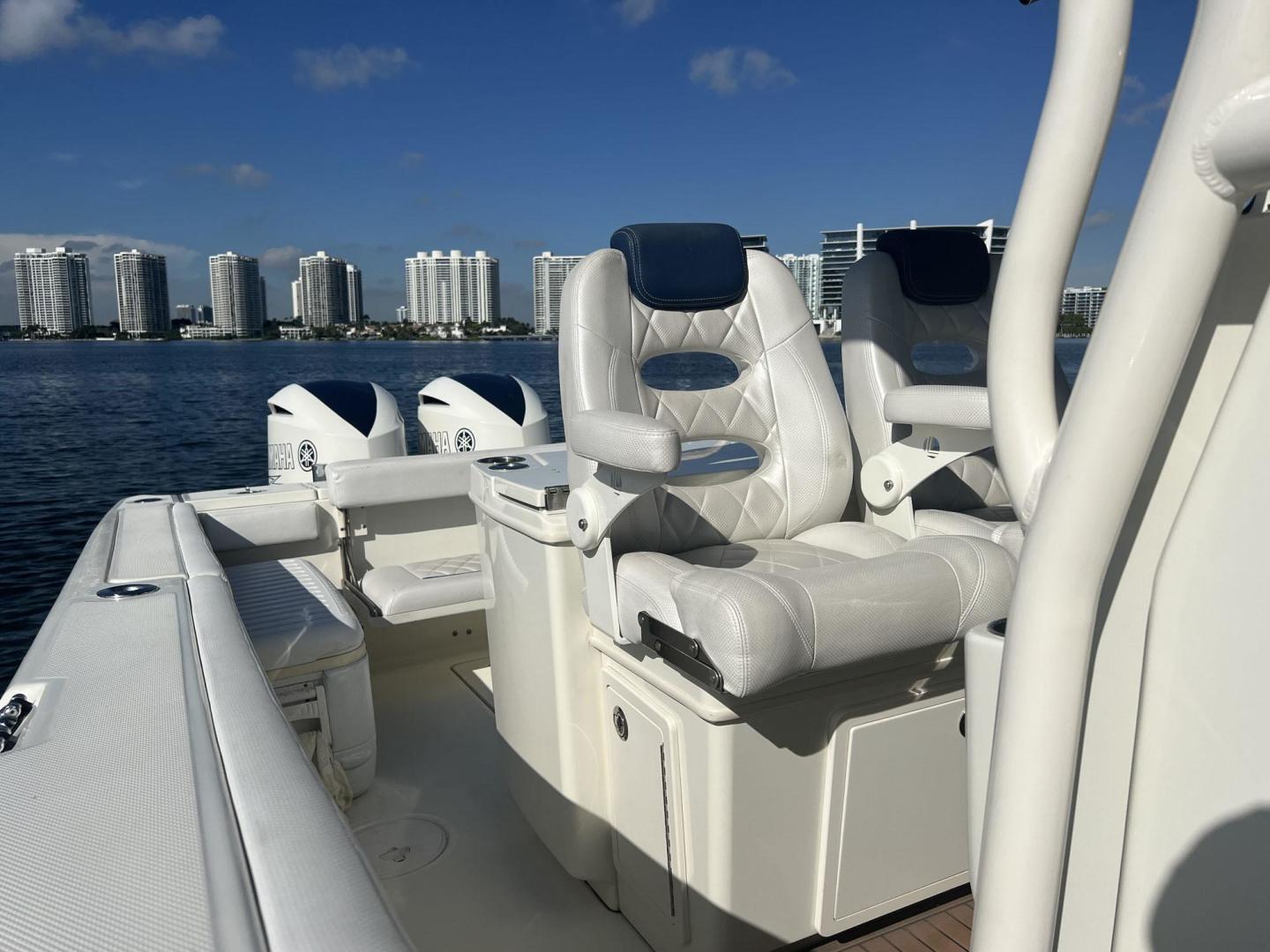Hydra-Sports-3000 Center Console 2016-MARIA Miami-Florida-United States-3467991 | Thumbnail