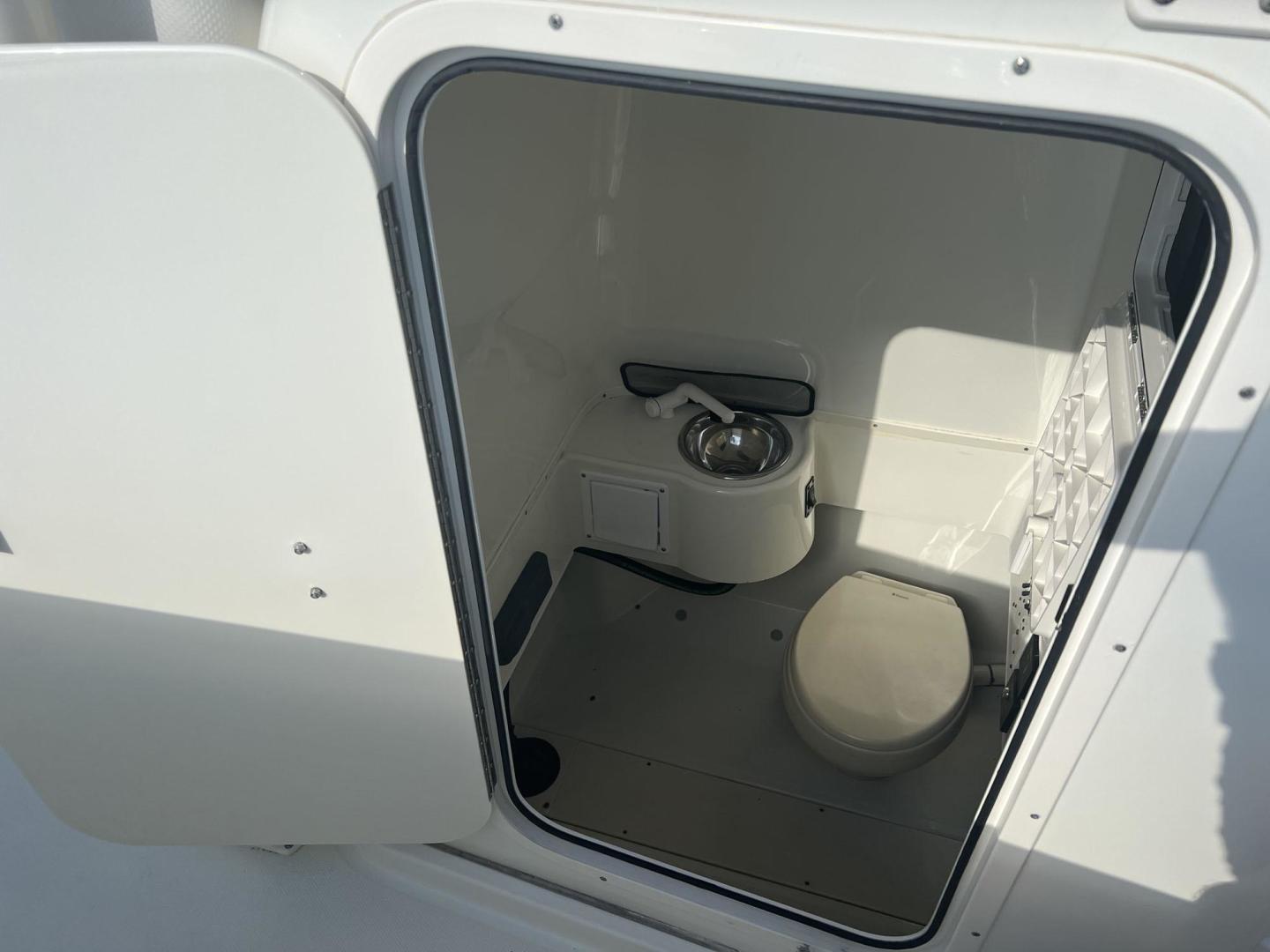 Hydra-Sports-3000 Center Console 2016-MARIA Miami-Florida-United States-3467995 | Thumbnail