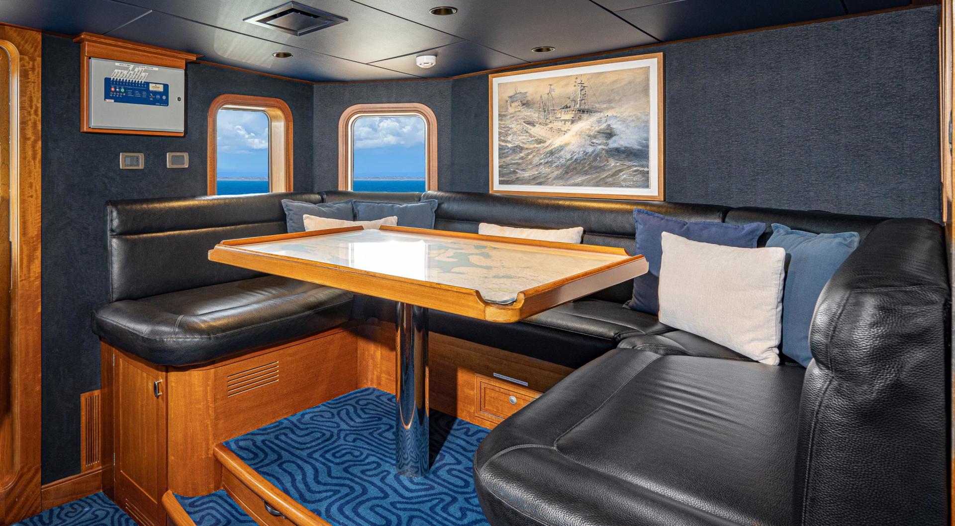 Anastassiades & Tsortanides 1970-ASTERIA Capetown-South Africa-Pilothouse Seating-3580187 | Thumbnail