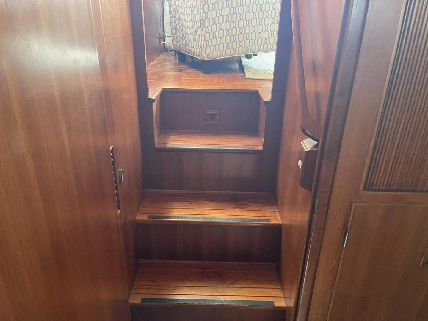 Jefferson-42 Viscount Sundeck 1992-Larimar Mount Pleasant-South Carolina-United States-3496313 | Thumbnail