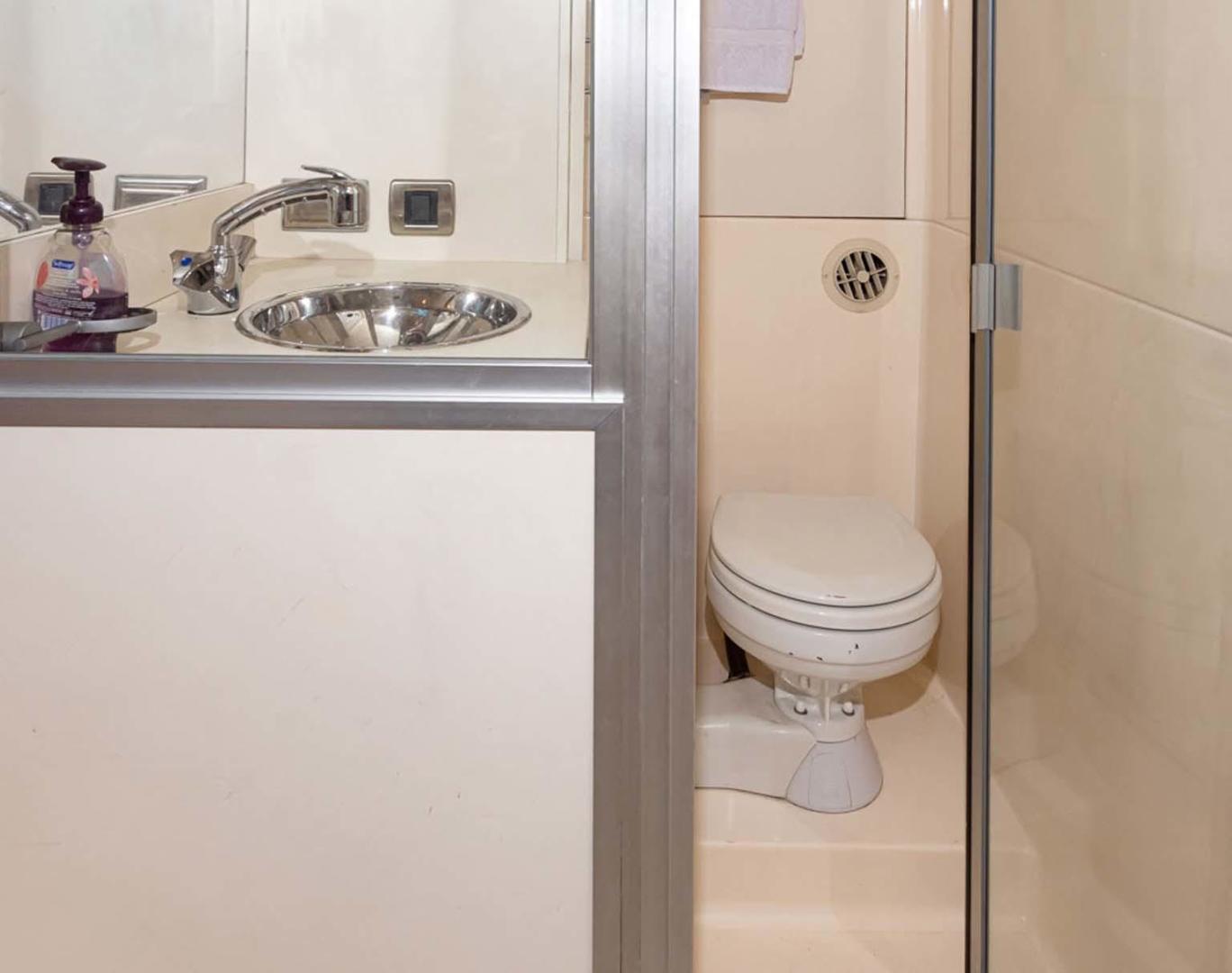 Marquis-65 2005-Decked Out New Orleans-Louisiana-United States-3527153 | Thumbnail