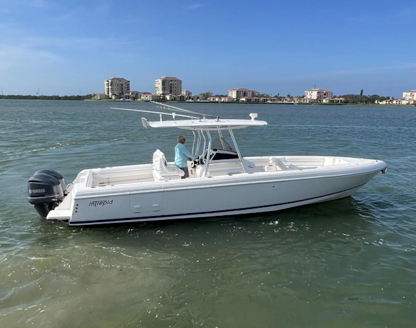 Intrepid-350 CC 2013 -Saint Petersburg-Florida-United States-3537051