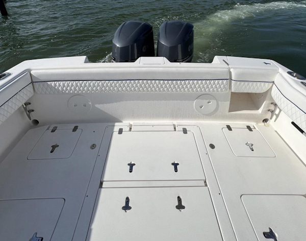 Intrepid-350 CC 2013 -Saint Petersburg-Florida-United States-3537040