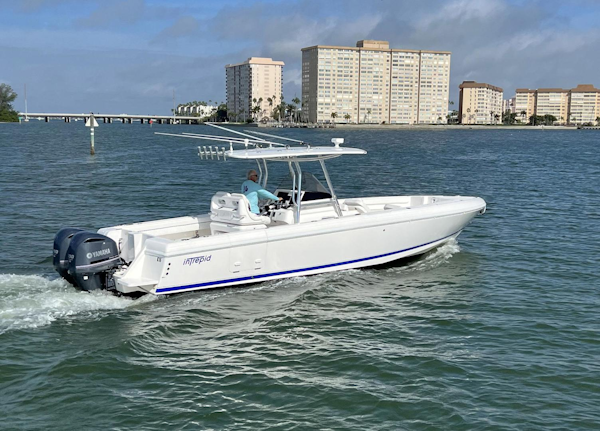 Intrepid-350 CC 2013 -Saint Petersburg-Florida-United States-3537001