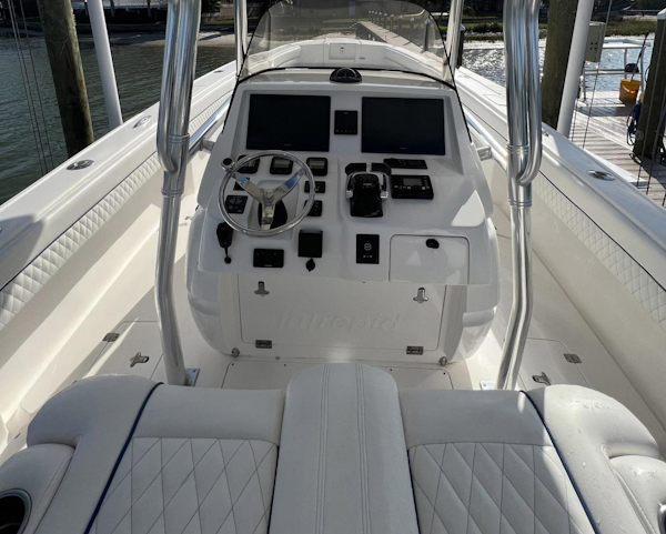 Intrepid-350 CC 2013 -Saint Petersburg-Florida-United States-3537030
