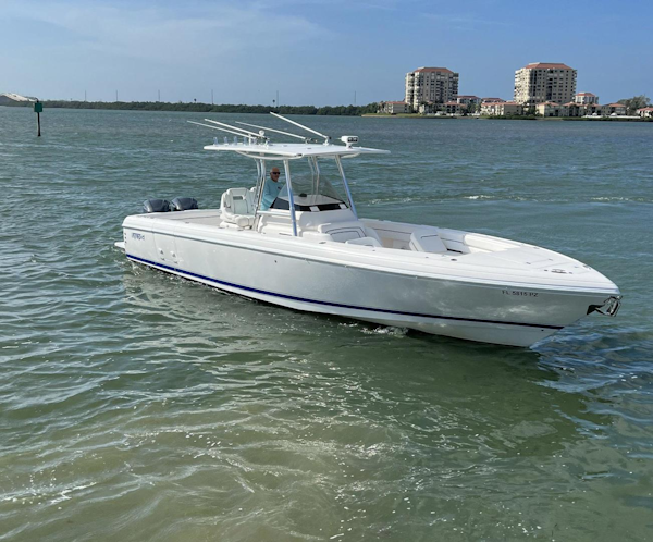 Intrepid-350 CC 2013 -Saint Petersburg-Florida-United States-3537052