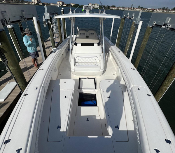 Intrepid-350 CC 2013 -Saint Petersburg-Florida-United States-3537011