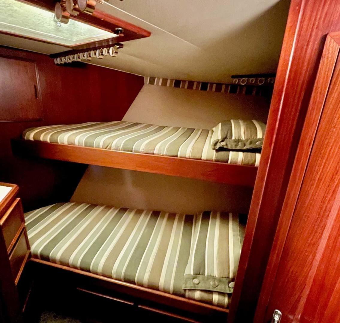 Hatteras-Convertible 1983-B.F.B. Key West-Florida-United States-3534696 | Thumbnail